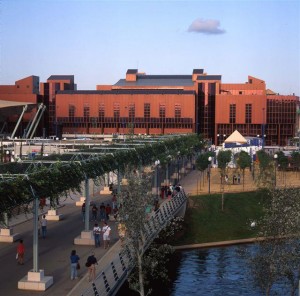 Pabellón Plaza de América durante la Expo'92