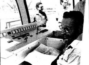 El director de obras de la Expo 92, Ginés Aparicio a los mandos del tren monorraíl (Fotografía ABC).