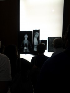 Radiografía a una talla en restauración de una  imagen histórica.