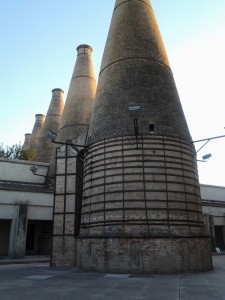Hornos de la antigua fábrica de la Cartuja.
