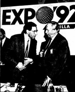 El Vicepresidente del Gobierno Alfonso Guerra y el Comisario de la Expo'92 a la finalización de la reunión de participantes.