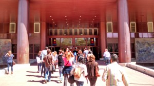 La entrada principal de lo que fue la Plaza de América es abierta para recibir a los visitantes.