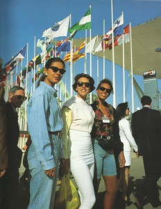Visitantes en la jornada inaugural de la Expo 92.