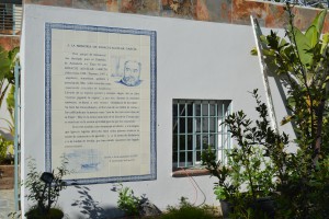 Azulejo conmemorativo dedicado a Ignacio Aguilar García.